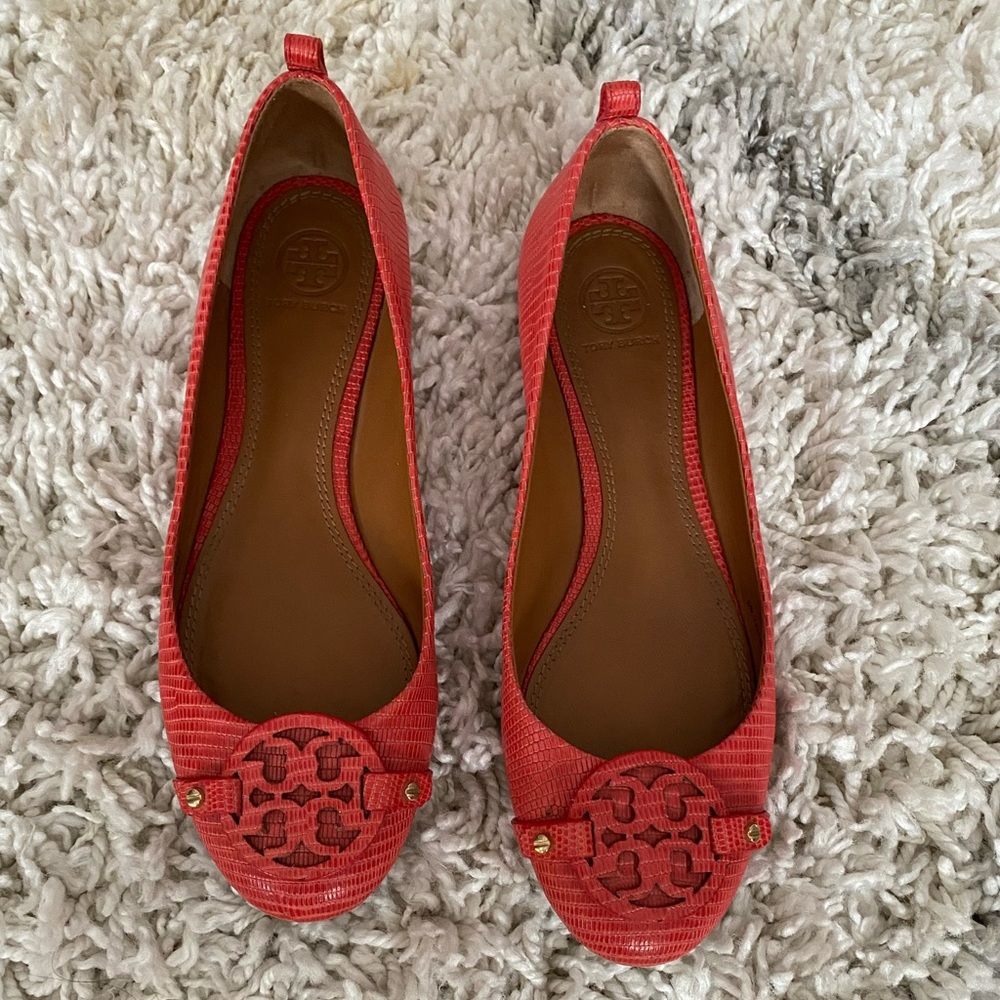 Tory Burch flats. - Picture 3 of 5